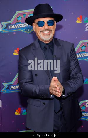 Los Angeles, Ca. November 2023. Howie Mandel bei AmericaÕs Got Talent: Fantasy League Red Carpet in den Red Studios in Los Angeles, Kalifornien am 11. November 2023. Quelle: Faye Sadou/Media Punch/Alamy Live News Stockfoto