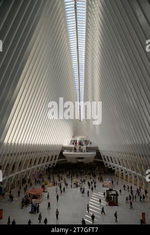 In der Oculus Mall in New York City Stockfoto