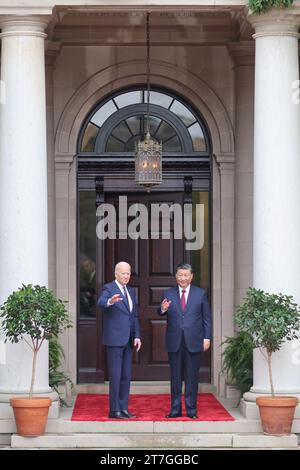 Woodside, Usa. November 2023. US-Präsident Joe Biden trifft sich am Mittwoch, den 15. November 2023 in Woodside, Kalifornien, mit Präsident Xi Jinping von der Volksrepublik China. Präsident Xi ist in den Vereinigten Staaten, um am APEC-Gipfel in San Francisco teilzunehmen. Foto über MFA China/UPI Credit: UPI/Alamy Live News Stockfoto