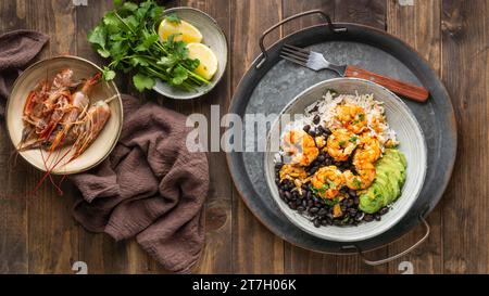 brasilianischer Lebensmittelteller mit Draufsicht Stockfoto