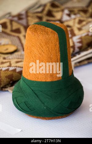 Osmanischer Mode-Turban für sufi-Derwisch-Mann Stockfoto