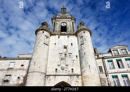 Uhrenturm in La Rochelle, Porte de la Grosse Horloge, Departement Charente-Maritime, Frankreich Stockfoto