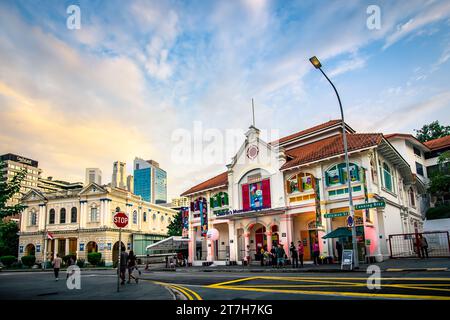 Das Children's Museum Singapore befindet sich in einem historischen zweistöckigen Kolonialgebäude, das mehr als 100 Jahre alt ist. Stockfoto