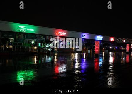 Las Vegas, USA. November 2023. Fahrerlager-Atmosphäre. Formel-1-Weltmeisterschaft, Rd 22, Las Vegas Grand Prix, Mittwoch, 15. November 2023. Las Vegas Strip Circuit, Las Vegas, Nevada, USA. Quelle: James Moy/Alamy Live News Stockfoto