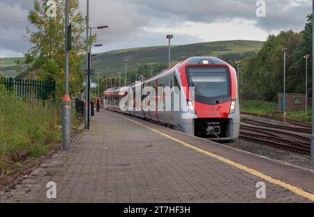 Transport für Wales Baureihe 231 Stadler FLIRT DMU Zug 231009 in Rhymney, dem Endbahnhof der Rhymney Valley Railway Line in Südwales, Großbritannien Stockfoto