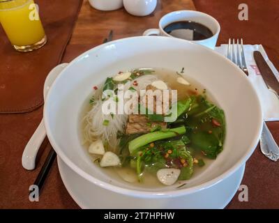 Frühstück mit Rindfleischnudelsuppe, Siem Reap, Kambodscha Stockfoto