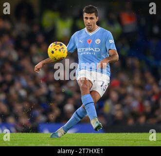 London, Großbritannien. November 2023 - Chelsea gegen Manchester City - Premier League - Stamford Bridge. Manchester City's Rodri während des Premier League-Spiels gegen Chelsea. Bildnachweis: Mark Pain / Alamy Live News Stockfoto