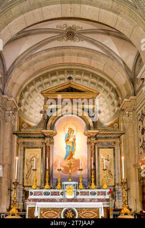 Altar der Kirche Nostra Signora del Sacro Cuore, Rom, Italien Stockfoto