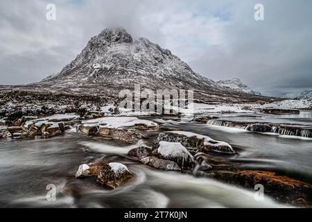 Buachaille Etive Mor und River Coupall, Glencoe, Schottland Stockfoto