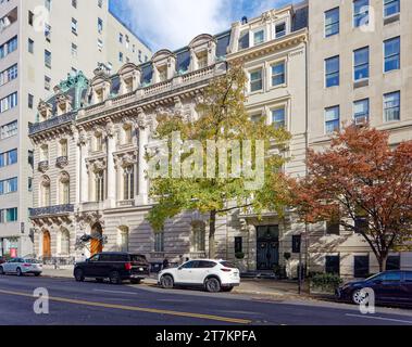 7-15 East 72nd Street, Beaux Arts Wahrzeichen im Upper East Side Historic District, 1896-1899 als Privatresidenzen errichtet. Stockfoto