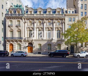 7-15 East 72nd Street, Beaux Arts Wahrzeichen im Upper East Side Historic District, 1896-1899 als Privatresidenzen errichtet. Stockfoto