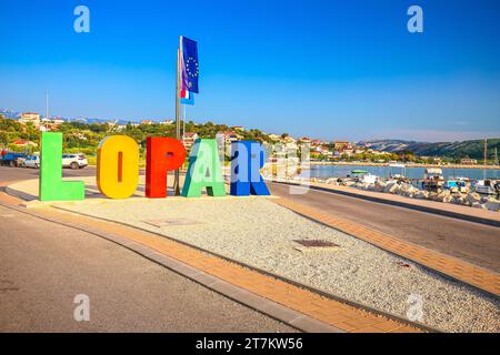 Stadt Lopar auf der Insel Rab Schild und Blick auf den Strand, Inselgruppe von Kroatien Stockfoto