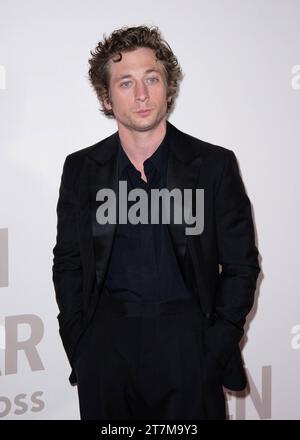 Jeremy Allen White besucht zusammen mit BOSS die GQ Men of the Year am Royal Opera House in London. UK. Mittwoch, 15. November 2023 - BANG MEDIA INTERNATIONAL FAMOUS PICTURES 28 HOLMES ROAD LONDON NW5 3AB VEREINIGTES KÖNIGREICH Tel. 44 0 02 7485 1005 E-Mail: picturesfamous.uk.com Copyright: XJamesxWarrenx GQ Men of the Year 076 Credit: Imago/Alamy Live News Stockfoto