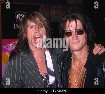 2001 Steven Tyler Joe Perry John Barrett/PHOTOlink.net Stockfoto