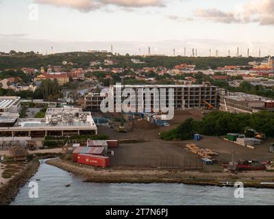 Ein großes Gebäude im Bau in der Hauptstadt Curacao, den Niederländischen Antillen, der Karibik Stockfoto