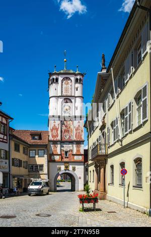 Das Frauentor aus dem 14. Jahrhundert, auch bekannt als Ravensburger Tor, in der Altstadt von Wangen im Allgäu, Oberschwaben. Stockfoto