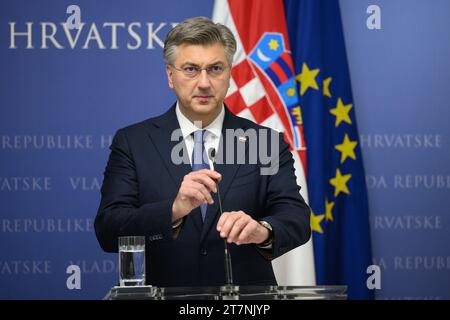 Zagreb, Kroatien. November 2023. Der kroatische Premierminister Andrej Plenkovic spricht während einer Pressekonferenz vor dem Treffen der EU-Staats- und Regierungschefs am 16. November 2023 in Zagreb (Kroatien). Foto: Davor Puklavec/PIXSELL Credit: Pixsell/Alamy Live News Stockfoto