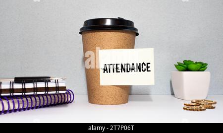 Textschild mit Anwesenheitsanzeige. Konzeptionelles Foto, das regelmäßig an Ort und Stelle oder bei Veranstaltung anwesend ist Anzahl der Personen. Stockfoto