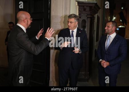 Kroatien, Zagreb, 161123. Der kroatische Premierminister Andrej Plenkovic ist Gastgeber bilateraler Treffen und Arbeitsessen, an denen der Präsident des Europäischen Rates Charles Michel, der Premierminister der Italienischen Republik Giorgia Meloni, der Premierminister der Republik Malta Robert Abela, Premierminister der Republik Polen Mateusz Morawiecki und Generalsekretärin des Europäischen Rates Therese Blanchet. Das Thema des Arbeitsessens ist die Fortsetzung der Diskussion über das neue strategische Programm der EU. Foto: Ranko Suvar/CROPIX Copyright: XxRankoxSuvarx/xCROPIXx abela plenkovic Stockfoto