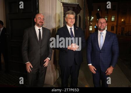 Kroatien, Zagreb, 161123. Der kroatische Premierminister Andrej Plenkovic ist Gastgeber bilateraler Treffen und Arbeitsessen, an denen der Präsident des Europäischen Rates Charles Michel, der Premierminister der Italienischen Republik Giorgia Meloni, der Premierminister der Republik Malta Robert Abela, Premierminister der Republik Polen Mateusz Morawiecki und Generalsekretärin des Europäischen Rates Therese Blanchet. Das Thema des Arbeitsessens ist die Fortsetzung der Diskussion über das neue strategische Programm der EU. Foto: Ranko Suvar/CROPIX Copyright: XxRankoxSuvarx/xCROPIXx abela plenkovic Stockfoto