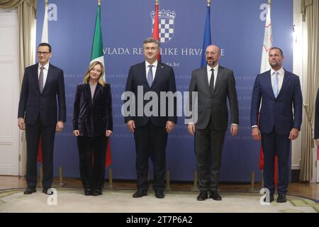 Kroatien, Zagreb, 161123. Der kroatische Premierminister Andrej Plenkovic ist Gastgeber bilateraler Treffen und Arbeitsessen, an denen der Präsident des Europäischen Rates Charles Michel, der Premierminister der Italienischen Republik Giorgia Meloni, der Premierminister der Republik Malta Robert Abela, Premierminister der Republik Polen Mateusz Morawiecki und Generalsekretärin des Europäischen Rates Therese Blanchet. Das Thema des Arbeitsessens ist die Fortsetzung der Diskussion über das neue strategische Programm der EU. Foto: Ranko Suvar/CROPIX Copyright: XxRankoxSuvarx/xCROPIXx sastanak plenko Stockfoto