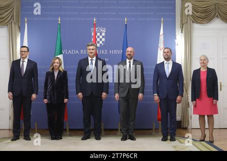 Kroatien, Zagreb, 161123. Der kroatische Premierminister Andrej Plenkovic ist Gastgeber bilateraler Treffen und Arbeitsessen, an denen der Präsident des Europäischen Rates Charles Michel, der Premierminister der Italienischen Republik Giorgia Meloni, der Premierminister der Republik Malta Robert Abela, Premierminister der Republik Polen Mateusz Morawiecki und Generalsekretärin des Europäischen Rates Therese Blanchet. Das Thema des Arbeitsessens ist die Fortsetzung der Diskussion über das neue strategische Programm der EU. Foto: Ranko Suvar/CROPIX Copyright: XxRankoxSuvarx/xCROPIXx sastanak plenko Stockfoto