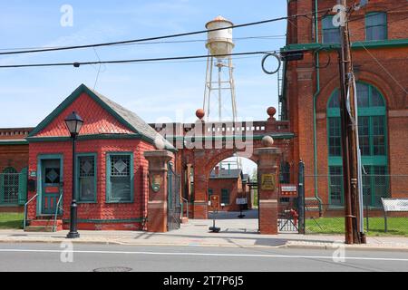 Wasserturm, Torhaus und Gebäude im Thomas Edison National Historical Park, Edison Laboratories, West Orange, New Jersey. Stockfoto