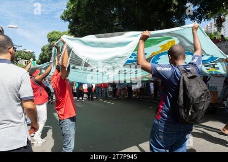 Salvador, Bahia, Brasilien - 30. Mai 2019: Studenten protestieren in der Stadt gegen die Kürzungen der brasilianischen Bildung durch Präsident Jair Bolsonaro Stockfoto