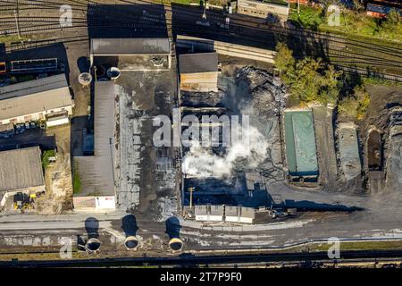 Luftbild, Deutsche Edelstahlwerke Specialty Steel GmbH & Co. KG Hauptsitz Witten Industrieanlagen und dampfender Abfall, Witten, Ruhrgebiet, Nordrhein-Westfalen, Deutschland ACHTUNGxMINDESTHONORARx60xEURO *** Aerial View, Deutsche Edelstahlwerke Specialty Steel GmbH Co KG Hauptsitz Witten Industrieanlagen und Dämpfungsabfälle, Witten, Ruhrgebiet, Nordrhein-Westfalen, Deutschland ATTENTIONxMINDESTHONORARx60xEURO Credit: Imago/Alamy Live News Stockfoto