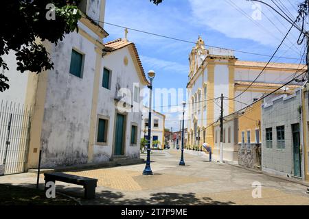 itaparica, bahia, brasilien - 13. oktober 2023: Blick auf die Igreja Matriz do Santíssimo Sacramento auf der Insel Itaparica. Stockfoto