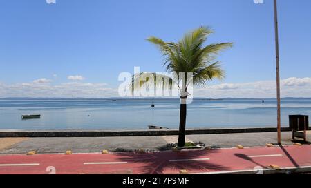 itaparica, bahia, brasilien - 13. oktober 2023: Blick auf einen Strand auf der Insel Itaparica. Stockfoto