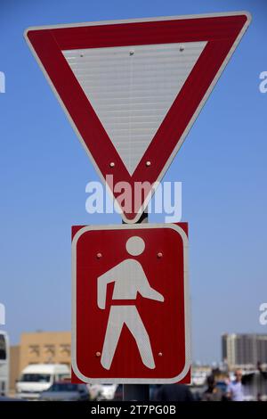 Verkehrsschilder in Deira, Dubai VAE Stockfoto