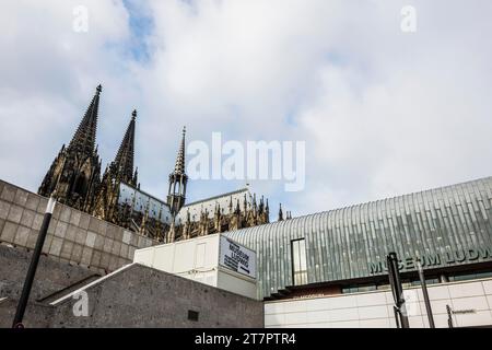Kölner Dom, UNESCO-Weltkulturerbe, Museum Ludwig, Köln, Nordrhein-Westfalen, Deutschland Stockfoto