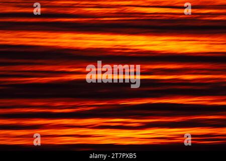 Wischen, Wellen, Sonnenuntergang, Arktischer Ozean, Spitzbergen Island, Svalbard und Jan Mayen Archipel, Norwegen Stockfoto