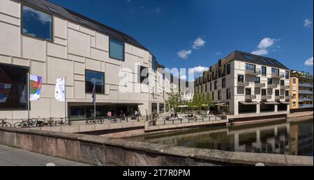 Allgemeiner Blick auf den Augustinerhof mit dem Deutschen Museum Nürnberg, dem Museum der Zukunft, vor der Pegnitz, Nürnberg, Mittelfranken Stockfoto