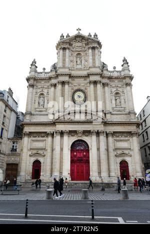 Die Pfarrkirche Saint-Paul von Saint-Louis in der Rue Saint-Antoine in Paris, Frankreich. Stockfoto