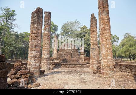 Wat Suan Kaeo Utthayan Yai in Si Satchanalai, einer antiken Satellitenstadt in Sukothai, Thailand Stockfoto