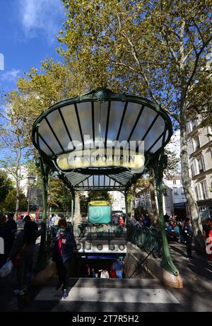 Abbesses U-Bahn-Station in Montmartre, Paris, Frankreich. Stockfoto