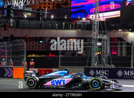 Las Vegas, Etats Unis. November 2023. 31 OCON Esteban (fra), Alpine F1 Team A523, Action während des Formel 1 Heineken Silver Las Vegas Grand Prix 2023, 21. Runde der Formel 1 Weltmeisterschaft 2023 vom 17. Bis 19. November 2023 auf dem Las Vegas Strip Circuit in Las Vegas, USA - Foto DPPI Credit: DPPI Media/Alamy Live News Stockfoto