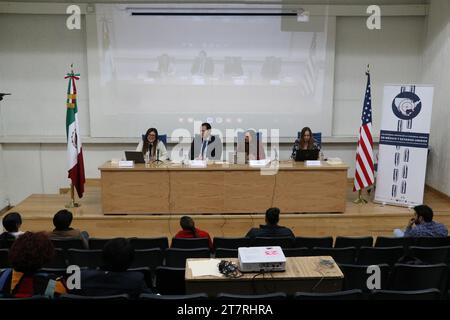 Nicht Exklusiv: 16. November 2023, Mexiko-Stadt. Der Lehrer Alejandro Celorio Alcántara nahm an der Eröffnung des Seminars Teil. Die Variou Stockfoto