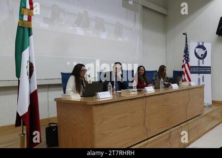 Nicht Exklusiv: 16. November 2023, Mexiko-Stadt. Der Lehrer Alejandro Celorio Alcántara nahm an der Eröffnung des Seminars Teil. Die Variou Stockfoto