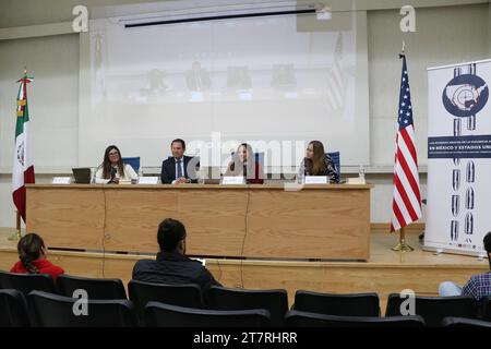 Nicht Exklusiv: 16. November 2023, Mexiko-Stadt. Der Lehrer Alejandro Celorio Alcántara nahm an der Eröffnung des Seminars Teil. Die Variou Stockfoto