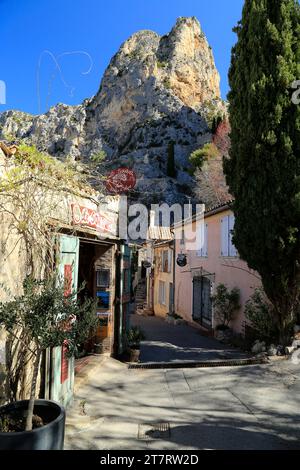 Moustiers Sainte Marie, eines der schönsten Dörfer Frankreichs, Provence, Frankreich Stockfoto