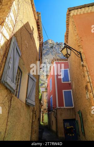 Moustiers Sainte Marie, eines der schönsten Dörfer Frankreichs, Provence, Frankreich Stockfoto