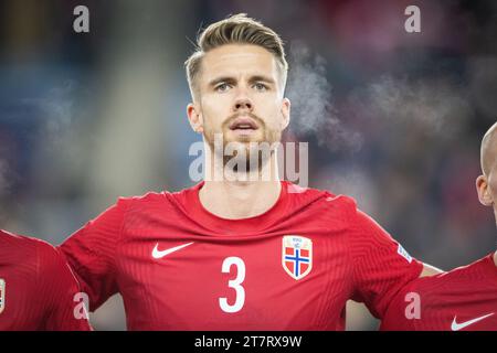 Oslo, Norwegen. November 2023. Kristoffer Ajer (3) aus Norwegen wurde während des Fußballspiels zwischen Norwegen und den Färöern im Ullevaal Stadion in Oslo gesehen. (Foto: Gonzales Photo/Alamy Live News Stockfoto