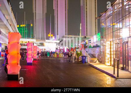 Fahrerlager und Event-Atmosphäre während FORMEL 1 HEINEKEN SILVER LAS VEGAS GRAND PRIX 2023 - 17. Bis 19. November 2023 Las Vega, Nevada, USA Stockfoto