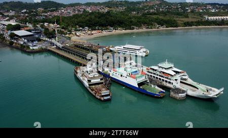 Bom Despacho Terminal itaparica, bahia, brasilien - 13. oktober 2023: Luftansicht auf den Bom Despacho Sea Terminal auf der Insel Itaparica. ITAPARICA BAHIA BRASILIEN Copyright: XJoaxSouzax 131023JOA4312757 Credit: Imago/Alamy Live News Stockfoto