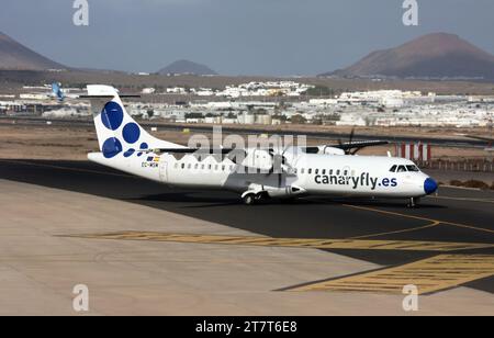 Ein ATR 72 von Canaryfly am Lanzarote Arrecife Flughafen Kanarische Inseln Stockfoto