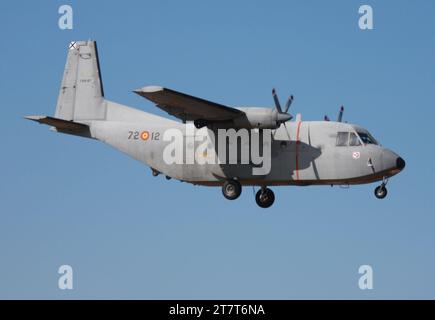 Eine spanische Luftwaffe CASA C-212-100 Aviocar nähert sich dem Flughafen Lanzarote Arrecife Stockfoto