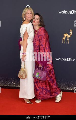 Monica Ivancan und Elena Uhlig bei der 75. Bambi-Verleihung 2023 in der Bavaria Filmstadt. München, 16.11.2023 *** Monica Ivancan und Elena Uhlig bei den Bambi Awards 75 2023 in der Bavaria Filmstadt München, 16 11 2023 Foto:XF.xKernx/xFuturexImagex bambi 3132 Stockfoto